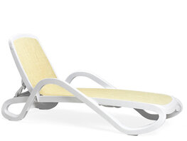 Nardi Alfa - Ligbed - wit/beige - Volledig vlak -  Armleggers - Stapelbaar